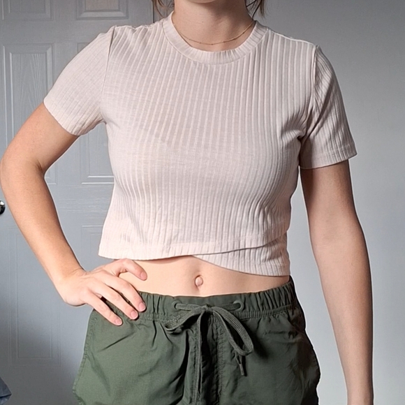 Light Pink Crop Top - Picture 2 of 7